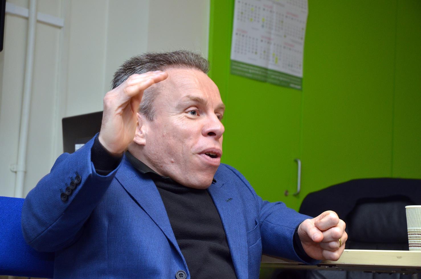 Warwick Davis
